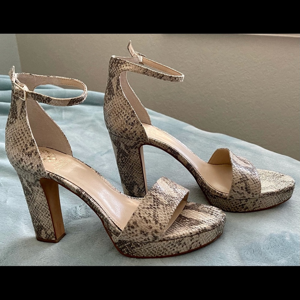 Brand New W/out box Vince Camuto snakeskin heels